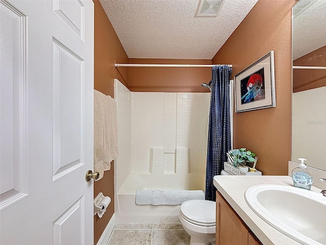 9431 Spring Hill Dr, Spring Hill, FL 34608 - bathroom featuring vanity, a textured ceiling, shower / tub combo with curtain, and tile patterned floors