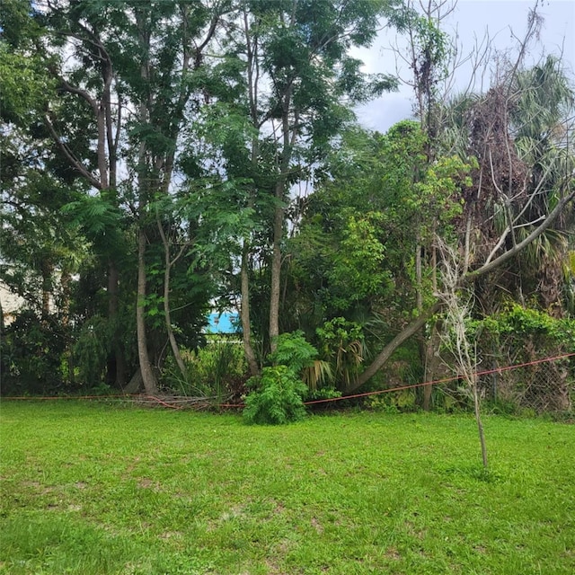 8504 Lafitte Dr, Hudson, FL 34667 - view of green lawn