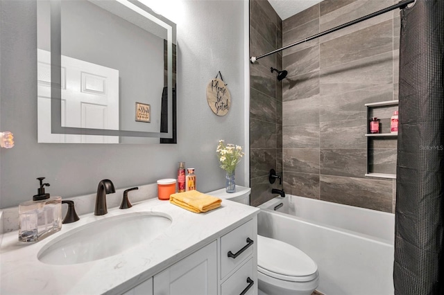 9309 Edistro Pl, New Port Richey, FL 34654 - bathroom with vanity and shower / bathtub combination with curtain