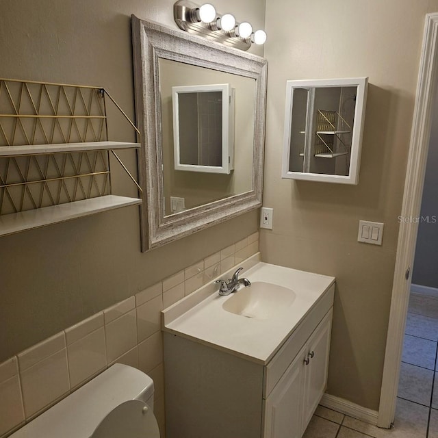 2200 S Palmetto Ave Unit E050, South Daytona, FL 32119 - bathroom featuring vanity and tile patterned flooring