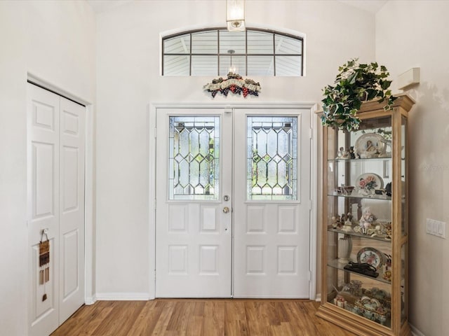 8401 Pavilion Dr, Hudson, FL 34667 - foyer with wood finished floors and baseboards