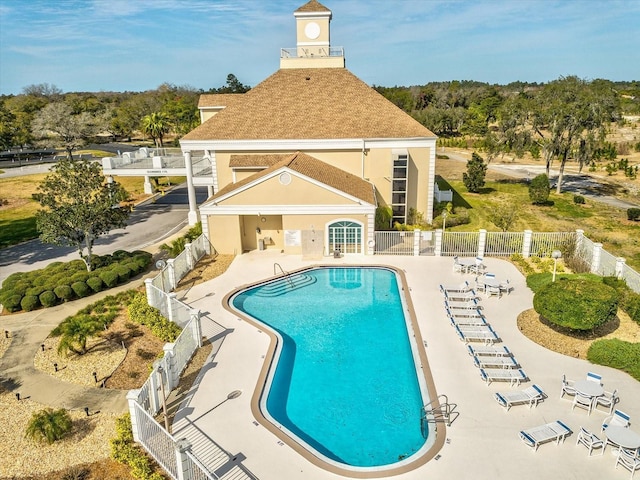 8401 Pavilion Dr, Hudson, FL 34667 - community pool with a patio area