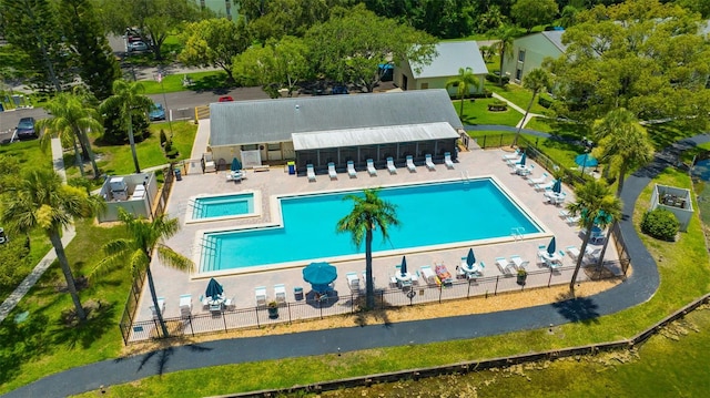 3134 Lake Pine Way Unit F2, Tarpon Springs, FL 34688 - view of community pool