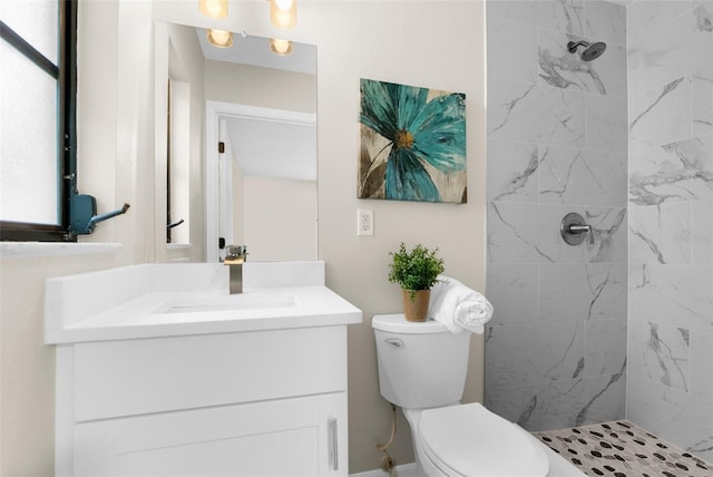 5215 Azalea Cir, Dade City, FL 33523 - full bathroom featuring vanity and tiled shower