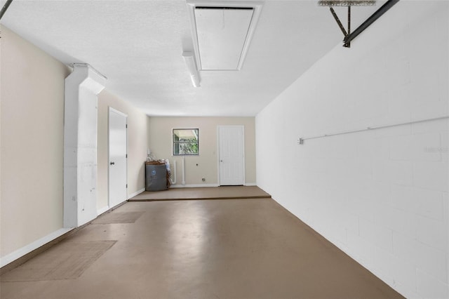 5215 Azalea Cir, Dade City, FL 33523 - garage featuring concrete block wall