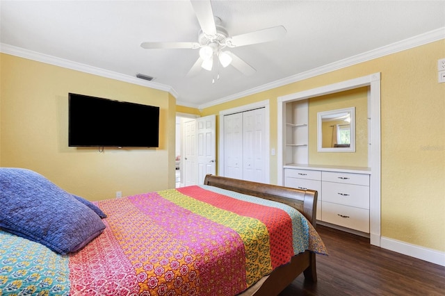 1478 Brigadier Dr, Spring Hill, FL 34608 - bedroom with crown molding, dark wood-style floors, a ceiling fan, and a closet
