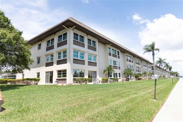 4452 Garnet Dr Unit 302, New Port Richey, FL 34652 - view of building exterior