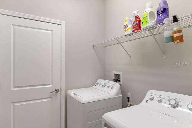 16874 Balance Cv, Land O Lakes, FL 34638 - laundry room featuring washing machine and dryer