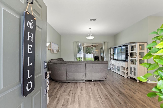 3901 Sandalwood Dr, Land O Lakes, FL 34639 - photo 4