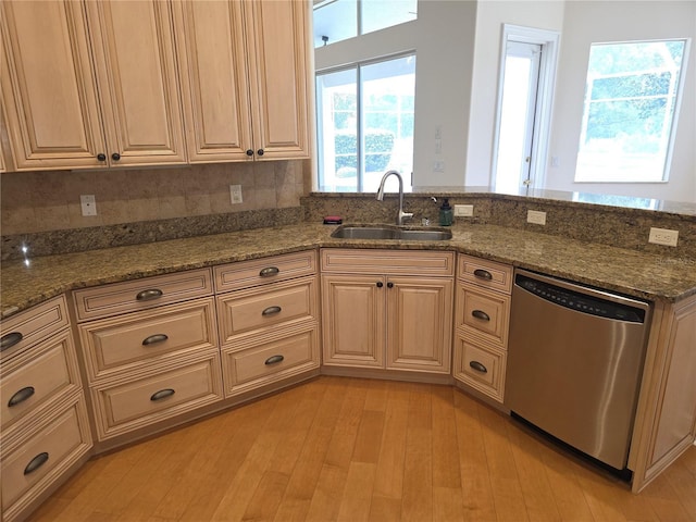 9188 Mississippi Run, Weeki Wachee, FL 34613 - photo 7