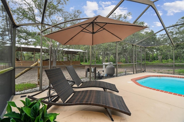 18531 Ozark Dr, Hudson, FL 34667 - swimming pool with a patio and glass enclosure