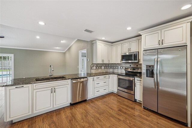 2827 Oak Tree Ln, Palm Harbor, FL 34684 - photo 14