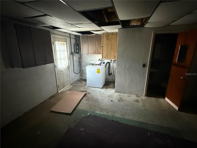 12813 Vassar Ct, Hudson, FL 34667 - below grade area with washer / clothes dryer and water heater