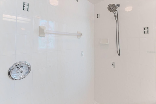 5301 Legend Hills Ln, Spring Hill, FL 34609 - detailed view of a tile shower