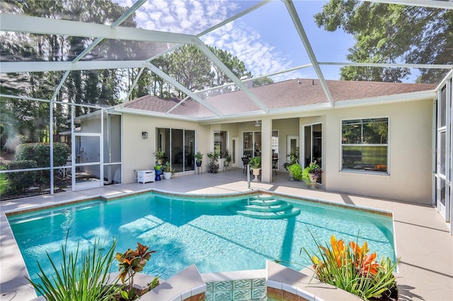 5301 Legend Hills Ln, Spring Hill, FL 34609 - swimming pool with a patio area and a lanai