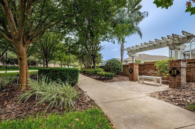 14647 Potterton Cir, Hudson, FL 34667 - surrounding community with a pergola