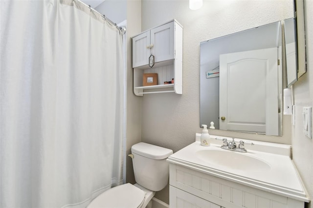 1120 Bluffs Cir, Dunedin, FL 34698 - bathroom featuring vanity and a shower with shower curtain