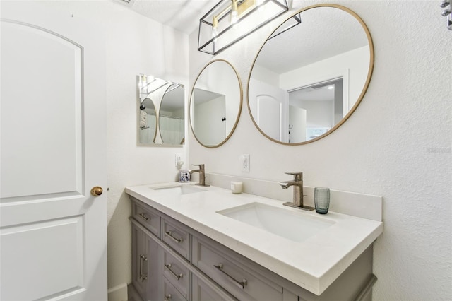 1120 Bluffs Cir, Dunedin, FL 34698 - full bathroom featuring double vanity