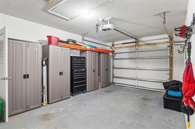 6519 Thicket Trl, New Port Richey, FL 34653 - garage featuring a garage door opener