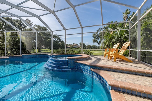 10508 Pontofino Cir, Trinity, FL 34655 - view of pool with a pool with connected hot tub, glass enclosure, and a patio