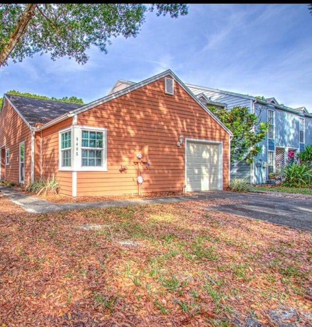 9468 Forest Hills Cir, Tampa, FL 33612 - photo 2