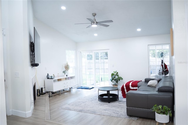 9468 Forest Hills Cir, Tampa, FL 33612 - photo 29