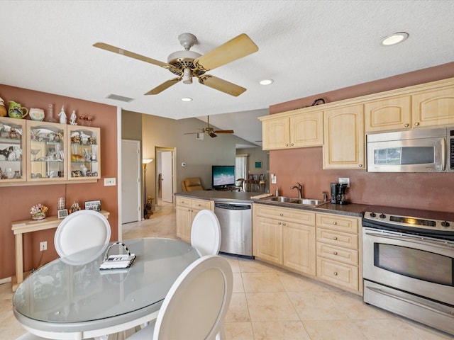 827 Creekside Ln, Palm Harbor, FL 34684 - photo 8