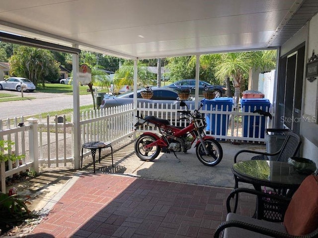 2880 Cinnamon Bear Trl, Palm Harbor, FL 34684 - photo 2
