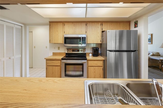 7425 Leith Ct, Weeki Wachee, FL 34613 - photo 5