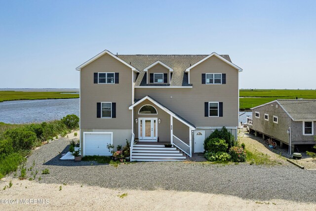 view of front facade featuring a garage