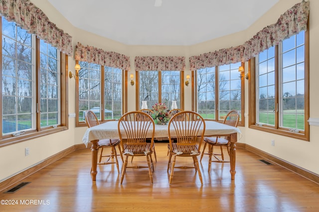 view of sunroom / solarium