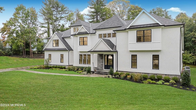 view of front of house featuring a front yard