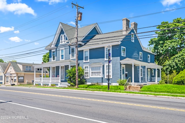 view of front of house