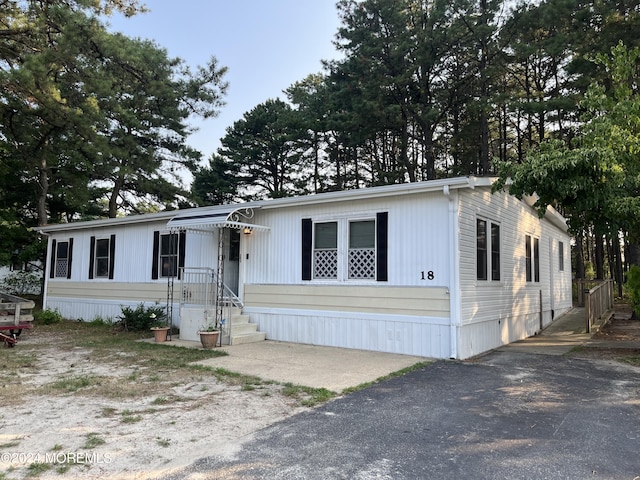 view of manufactured / mobile home