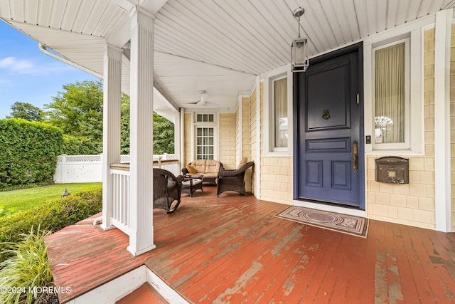 view of patio with ceiling fan