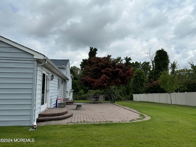 view of yard with a patio