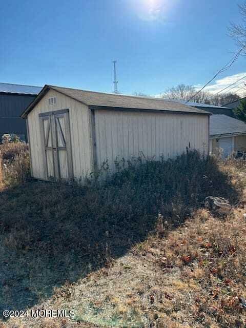 view of outdoor structure