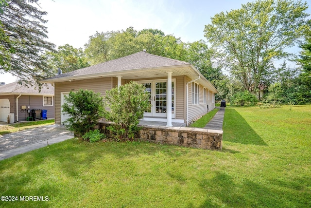 view of front of home with a front yard