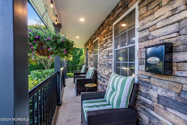 view of patio / terrace with a porch