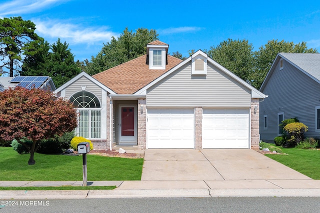 view of front of home featuring a front yard