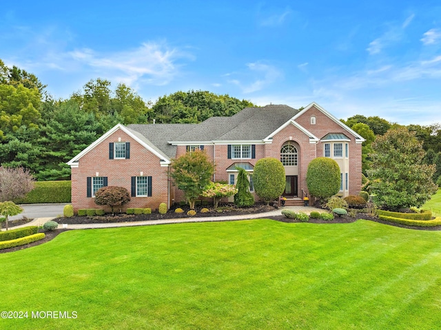 view of front of house featuring a front yard