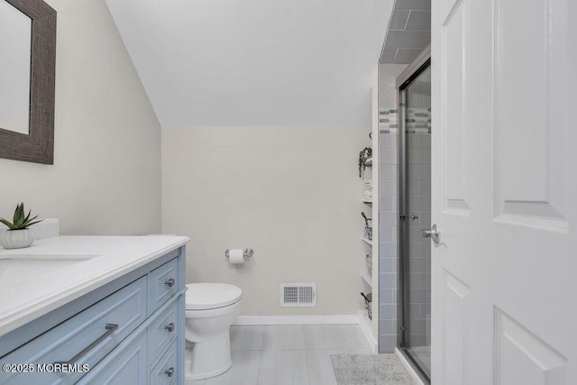 full bath with lofted ceiling, visible vents, toilet, a shower stall, and vanity