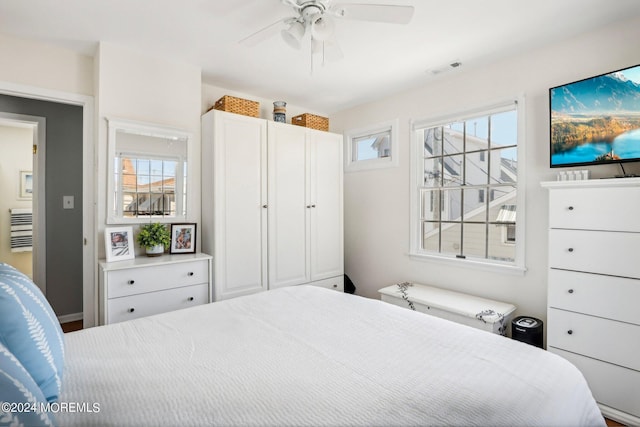 bedroom featuring a ceiling fan