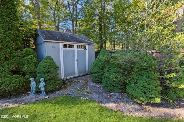 view of outbuilding