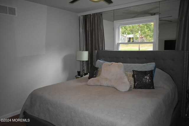 bedroom featuring ceiling fan