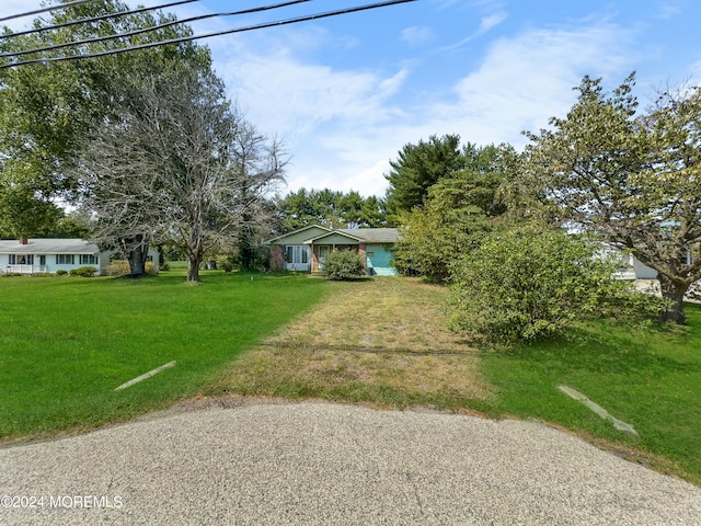 view of front of house with a front yard