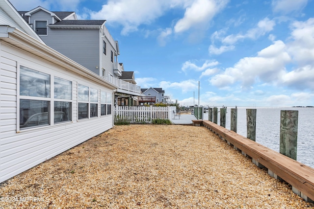 view of yard featuring a water view