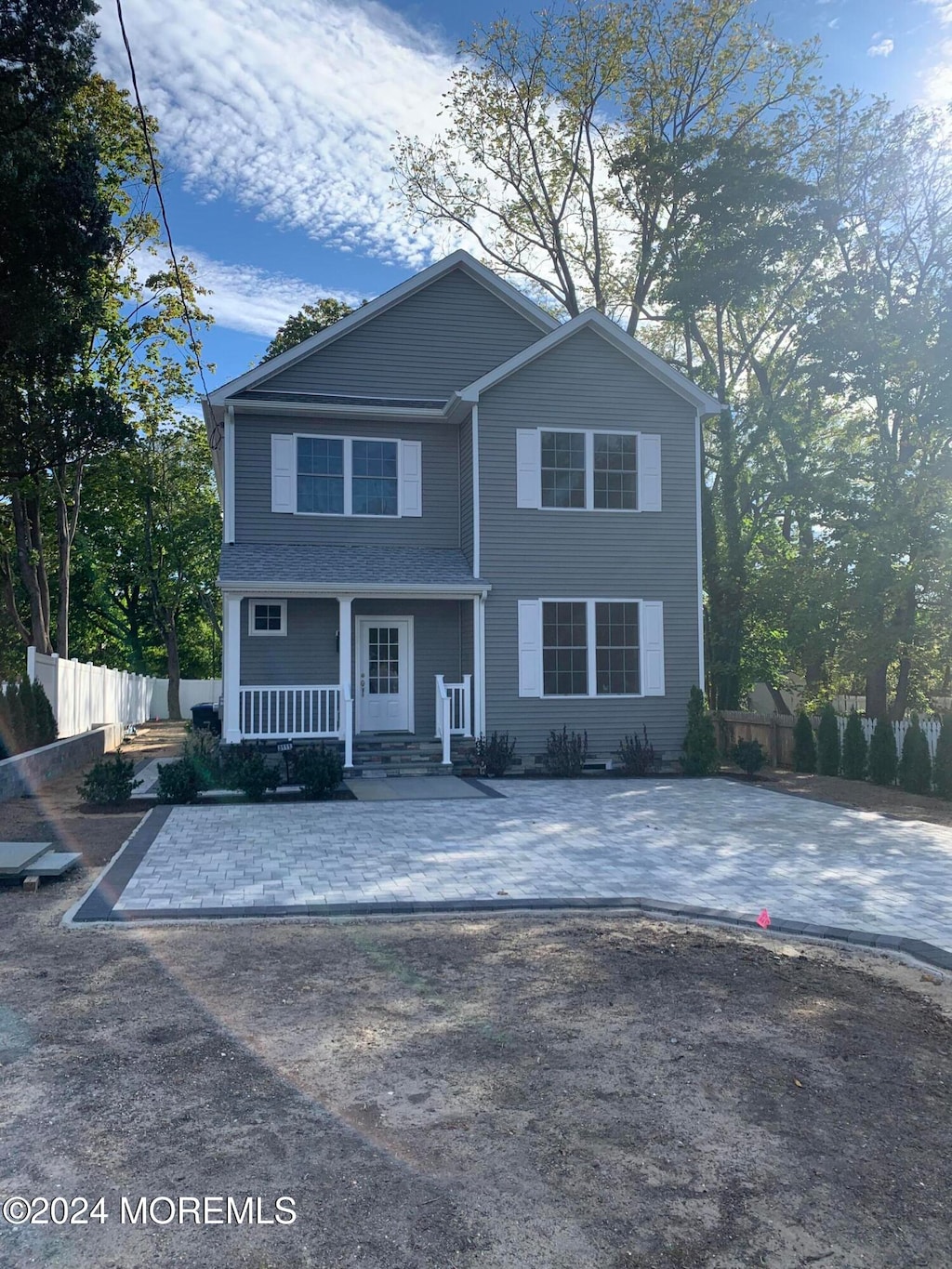 view of front property featuring a porch