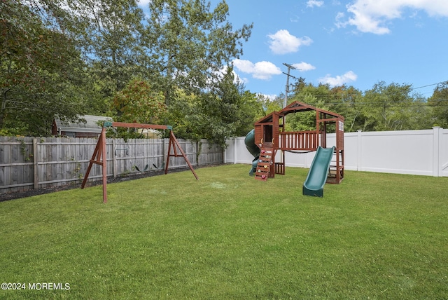 view of yard featuring a playground