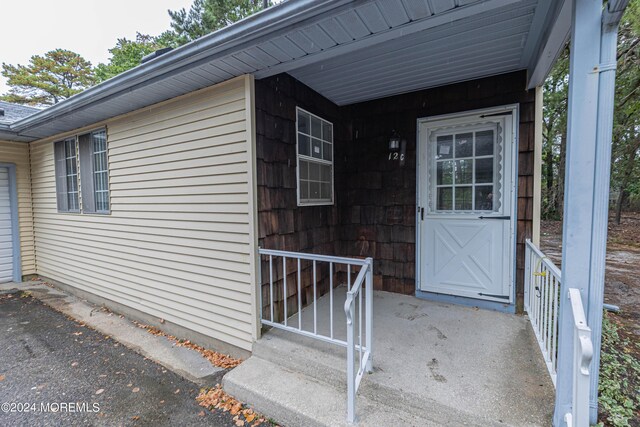 view of exterior entry